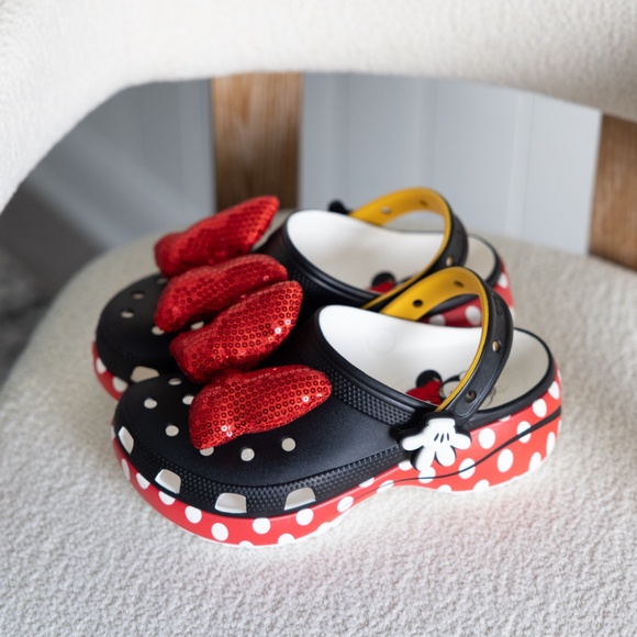 BRAND NEW NEVER WORN Disney Minnie Mouse Platform Crocs SIZE US WOMENS 7 - Picture 7 of 8